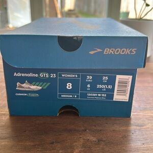 Brooks Adrenaline GTS 23 women’s 8